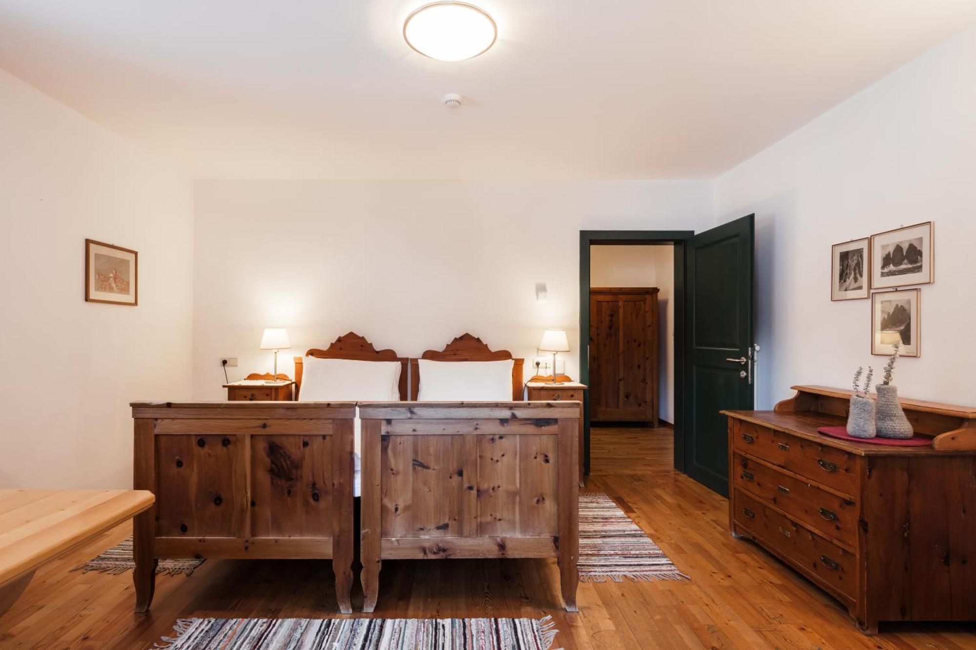 Hotel Dolomitenhof & Chalet Alte Post セスト エクステリア 写真
