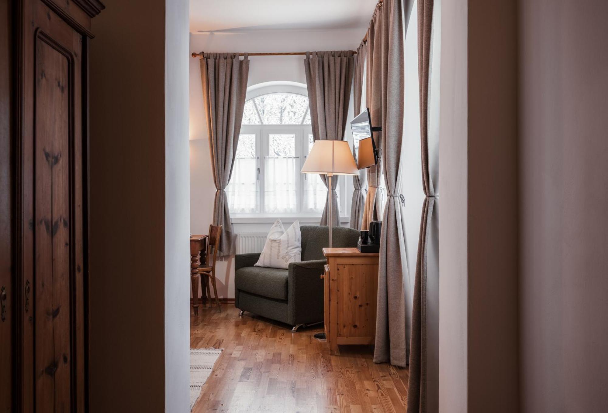 Hotel Dolomitenhof & Chalet Alte Post セスト エクステリア 写真