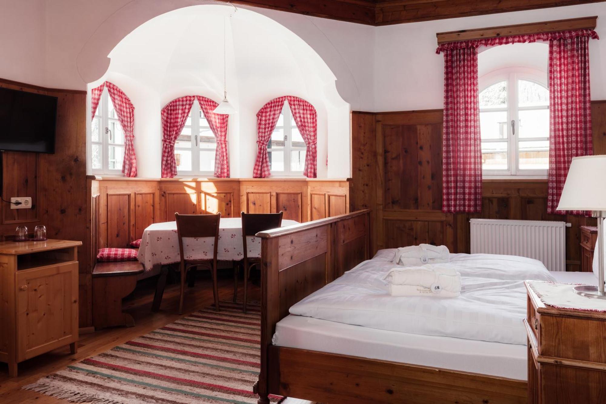 Hotel Dolomitenhof & Chalet Alte Post セスト エクステリア 写真