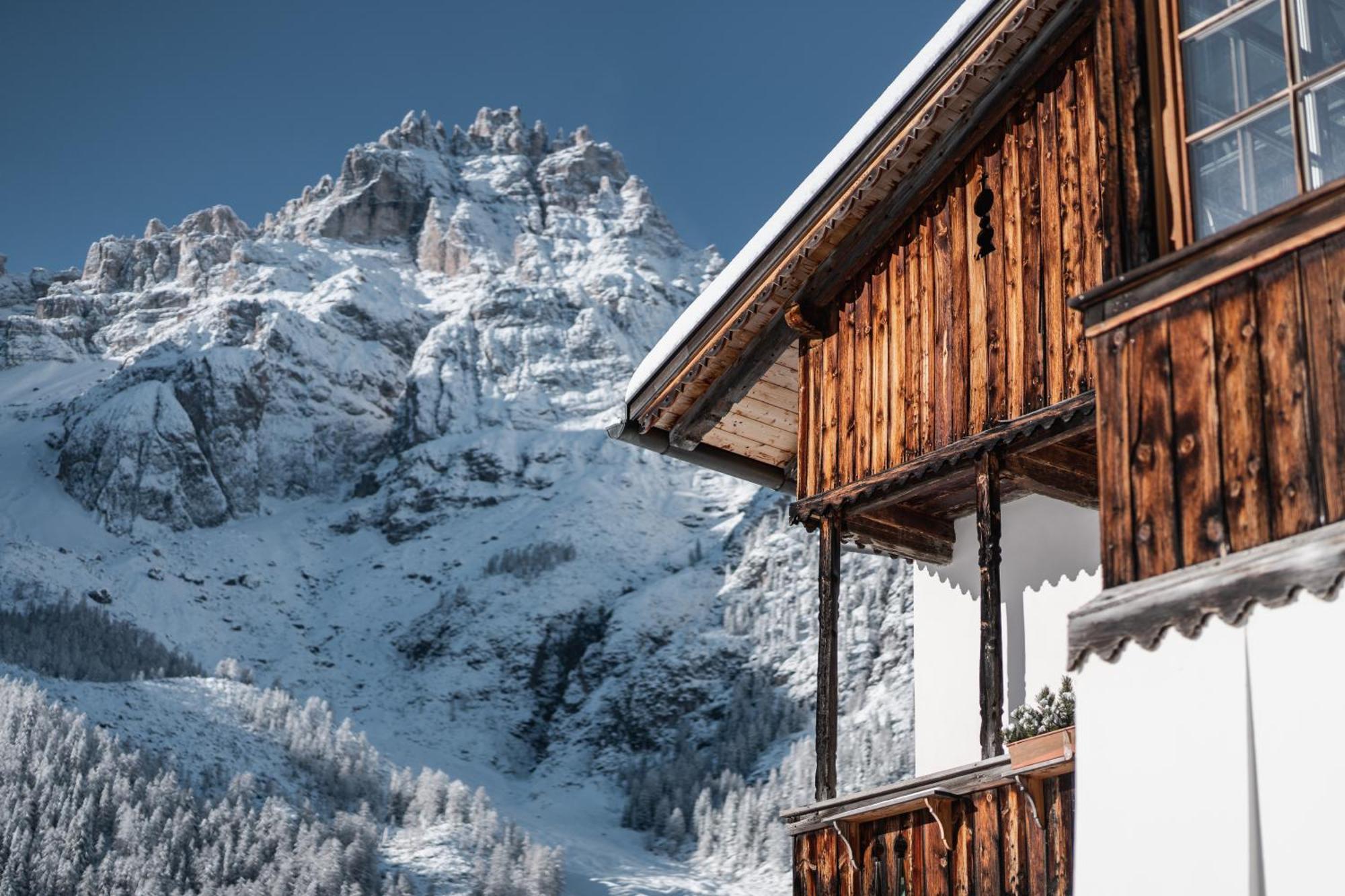 Hotel Dolomitenhof & Chalet Alte Post セスト エクステリア 写真