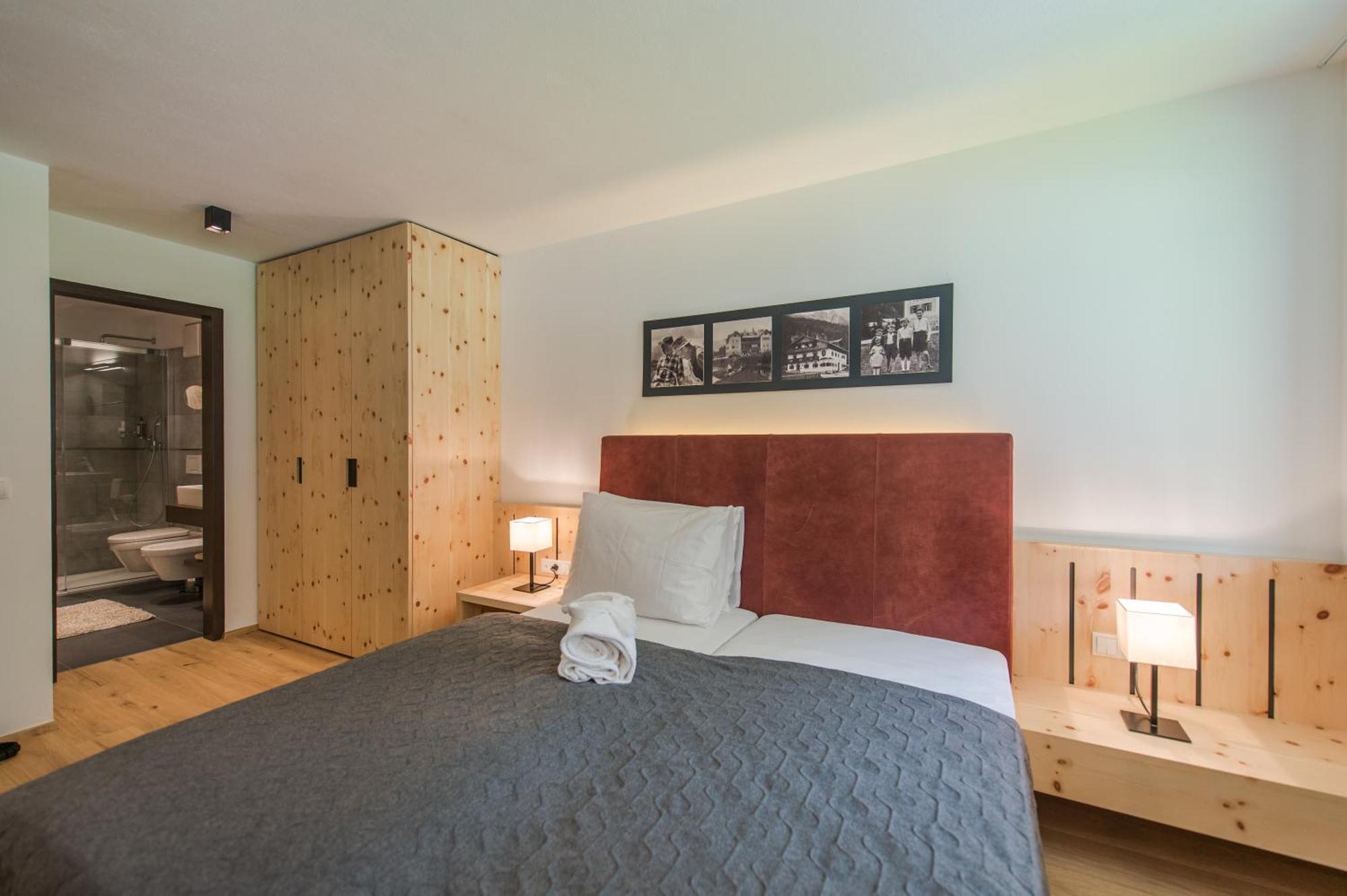 Hotel Dolomitenhof & Chalet Alte Post セスト 部屋 写真